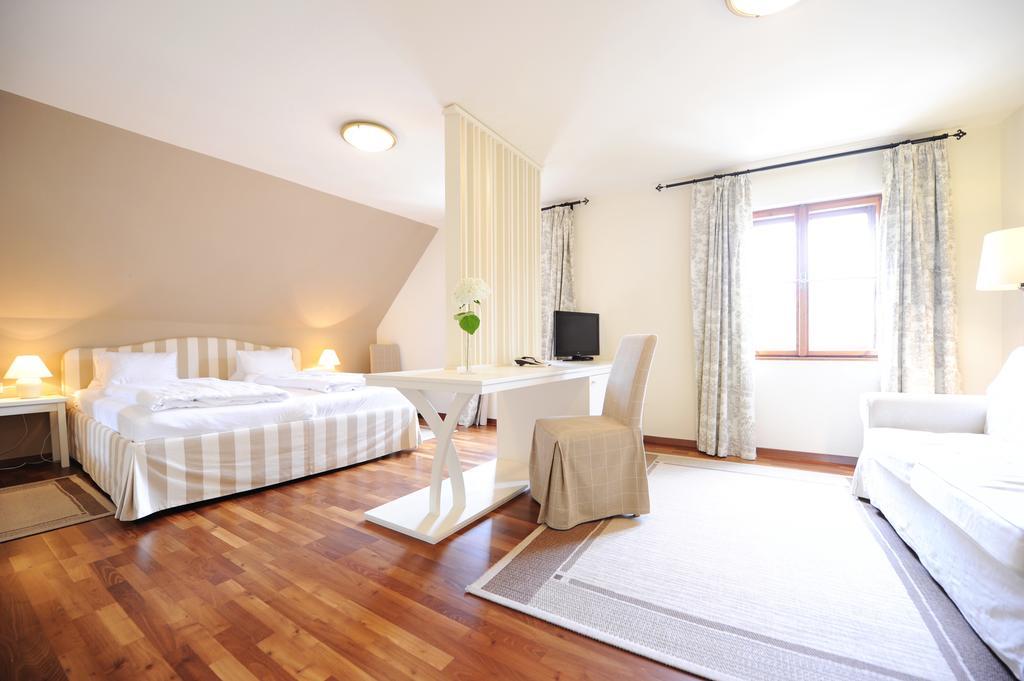 Renaissancehotel Raffelsberger Hof B&B Weissenkirchen in der Wachau Esterno foto