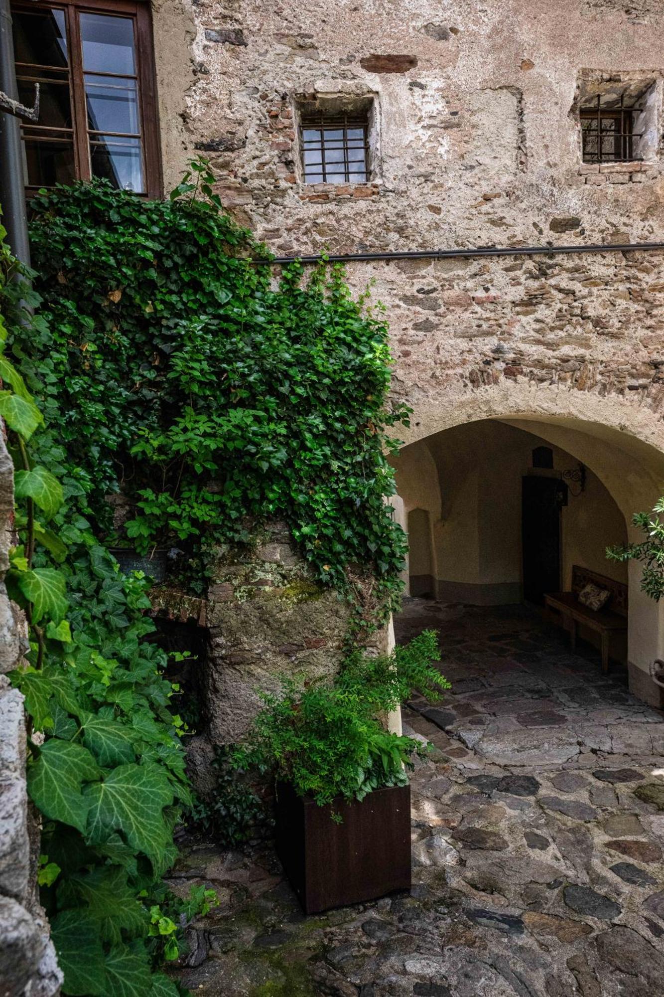 Renaissancehotel Raffelsberger Hof B&B Weissenkirchen in der Wachau Esterno foto